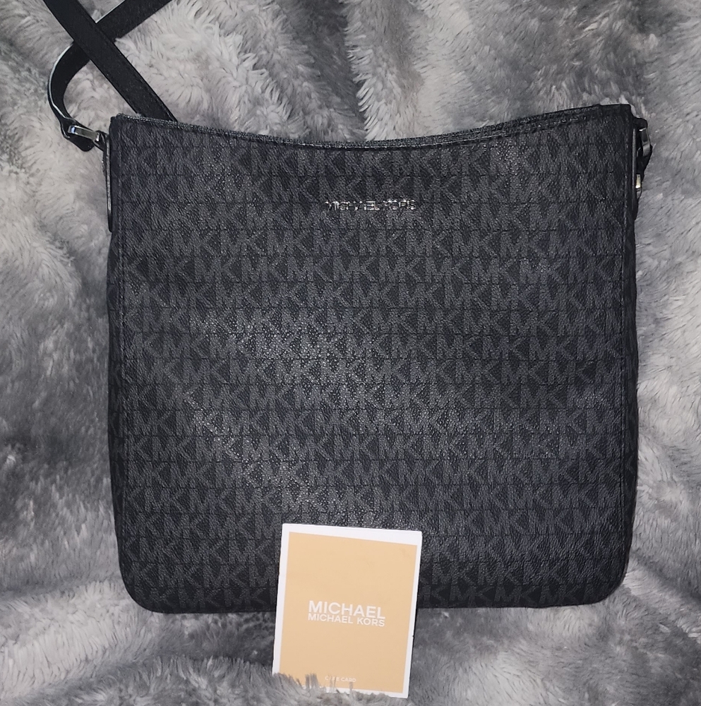 Michael Kors Crossbody - Picture 1 of 4